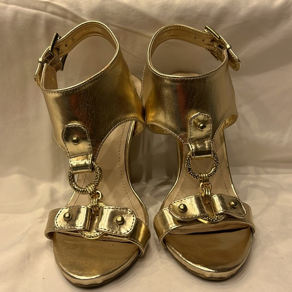 Anne Michelle - Gold Strappy Sandal, Size 7US - Picture 2 of 8